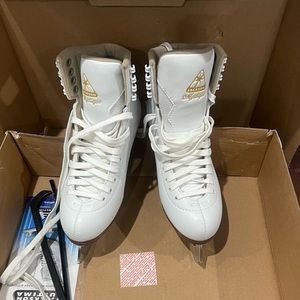 Jackson Mystique Figure Skates Ice Skates w/ Mark II blades adult sz 5 like new!